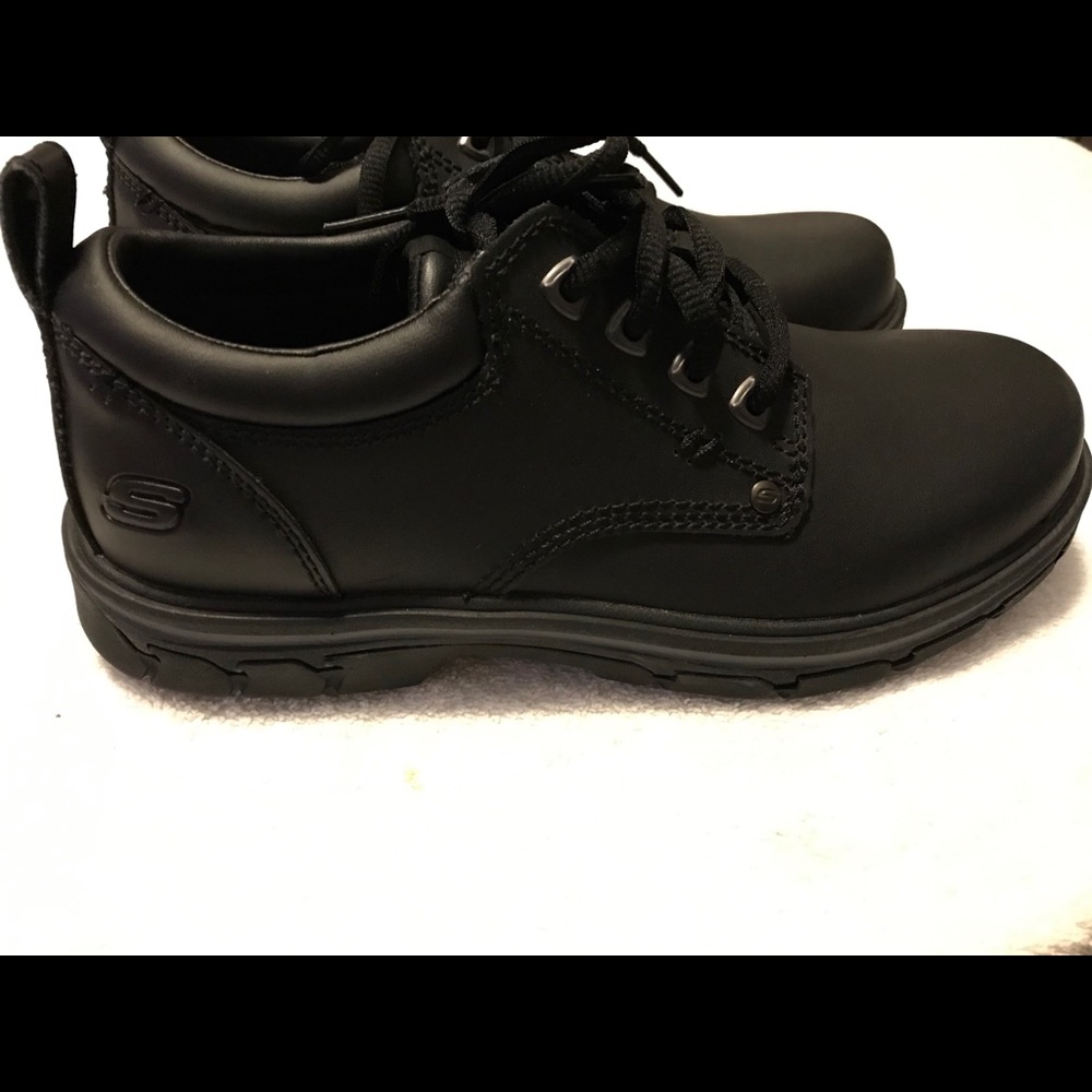 Brand New Men's Relaxed Fit Shoes By SKETCHERS - Box 41 - Picture 1 of 4